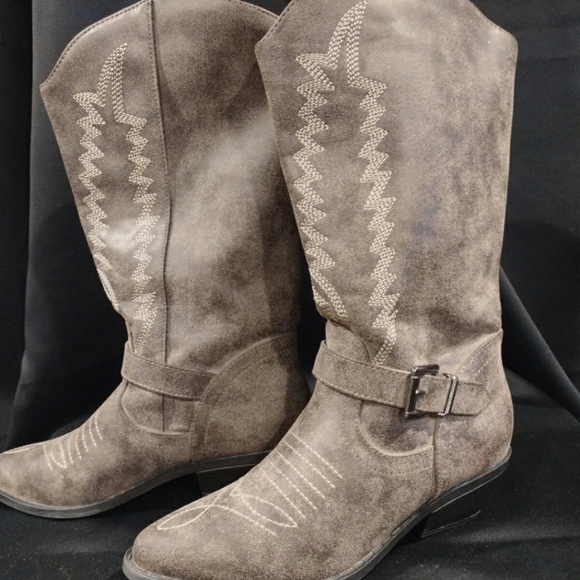 Soho Women's western Country  distressed Boots - Picture 4 of 6